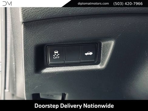 Used 2017 INFINITI Q50 3.0t Premium RWD image 31