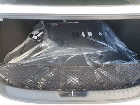 New 2025 Hyundai Elantra Limited image 6