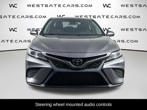 Used 2020 Toyota Camry SE image 4