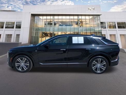 Certified 2024 Cadillac Lyriq Luxury RWD image 8