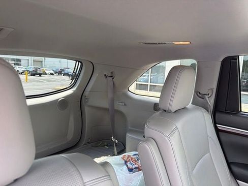 Used 2015 Toyota Highlander Limited Platinum AWD/4WD image 15