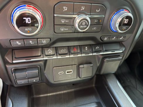 Used 2021 GMC Sierra 2500 SLT w/ SLT Convenience Package AWD/4WD image 16
