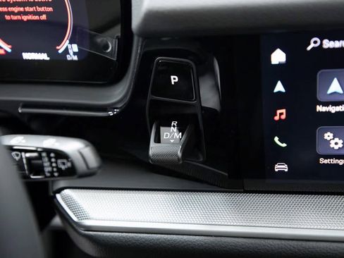 Certified 2025 Porsche Cayenne image 22