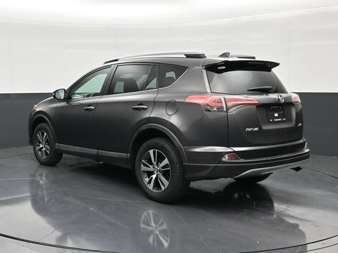 Used 2017 Toyota RAV4 XLE FWD image 3