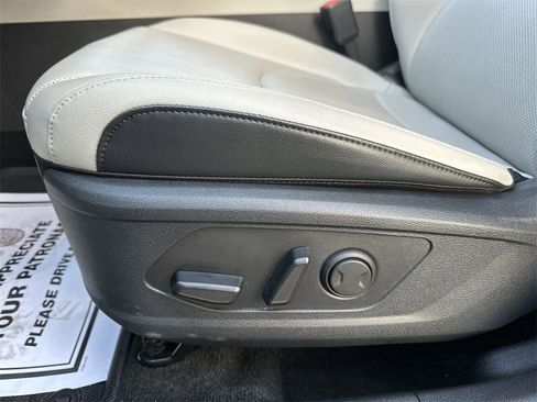 Used 2023 Kia Sportage EX image 12