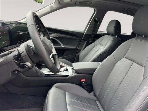 Certified 2025 Audi Q5 Premium Plus w/ Premium Plus AWD/4WD image 9