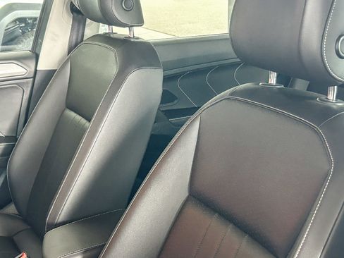 Used 2023 Volkswagen Tiguan SE AWD/4WD image 23