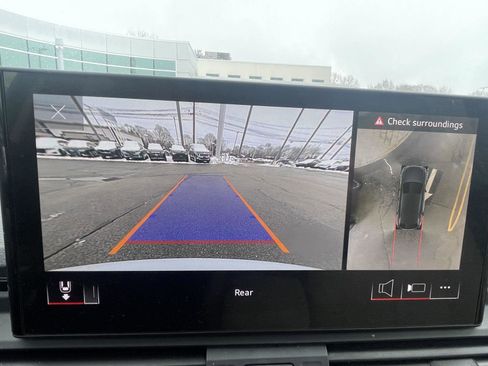 Used 2021 Audi Q5 Premium Plus w/ Premium Plus Package image 16