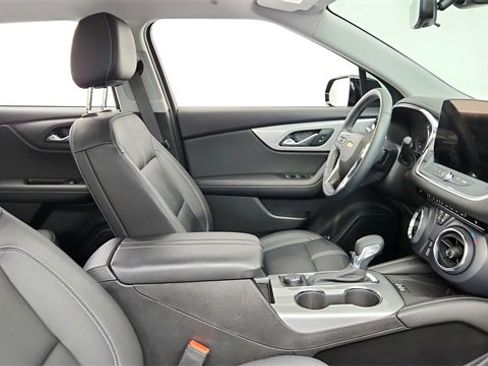 Used 2025 Chevrolet Blazer LT w/ Sound & Technology Package image 24