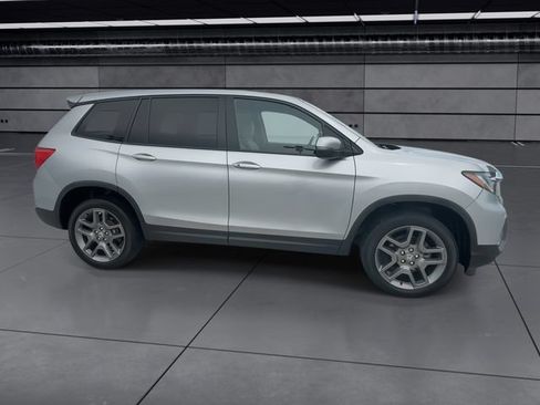 Used 2023 Honda Passport EX-L image 9