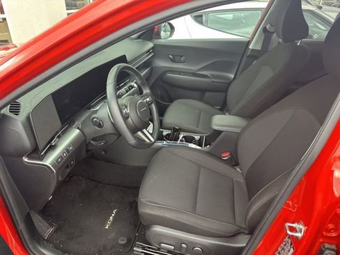 Used 2024 Hyundai Kona SEL w/ Convenience Package AWD/4WD image 5