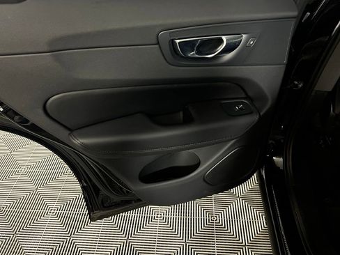 Used 2025 Volvo XC60 B5 Plus image 26