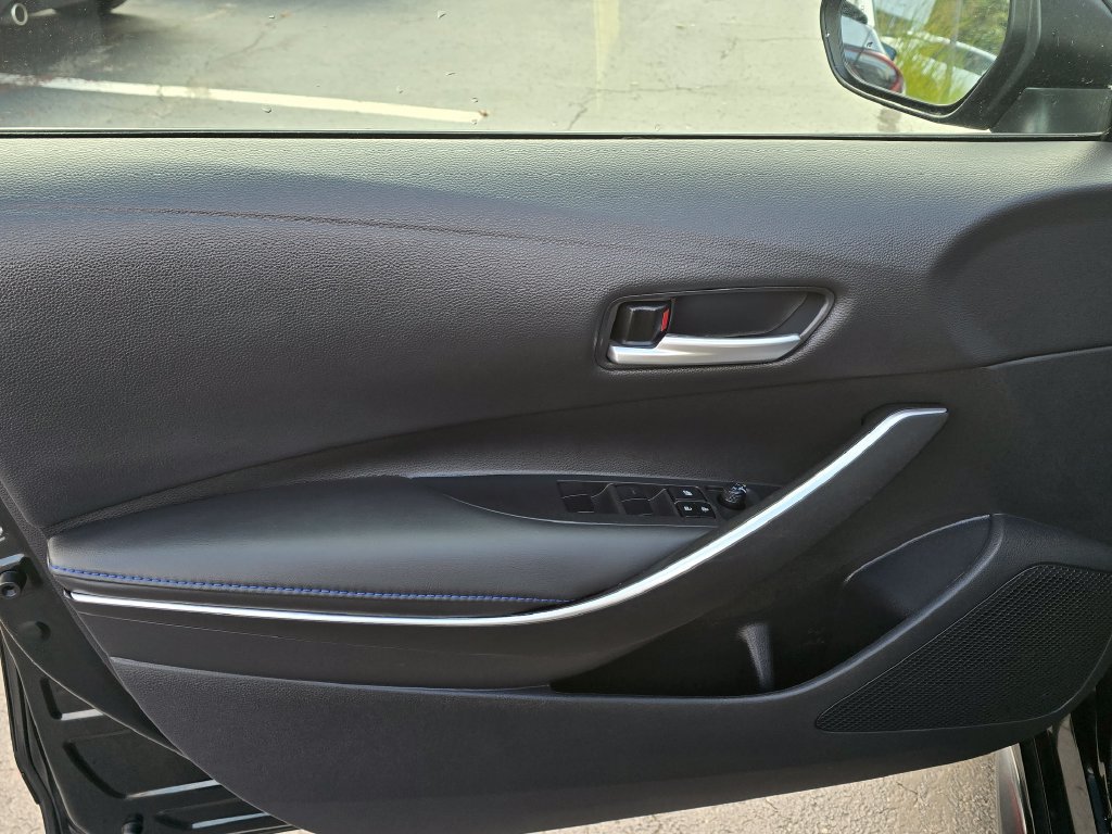Used 2022 Toyota Corolla SE w/ SE Premium Package FWD image 16