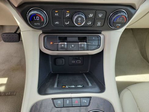 Used 2023 GMC Acadia Denali w/ Denali Ultimate Package FWD image 36