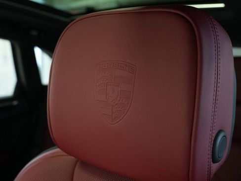 New 2025 Porsche Macan image 34