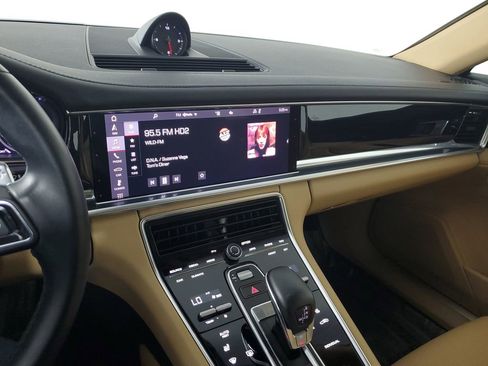 Used 2021 Porsche Panamera 4 image 20
