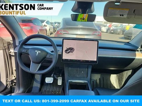 Used 2024 Tesla Model Y Performance image 5