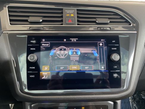 Certified 2023 Volkswagen Tiguan SE R-Line FWD image 32