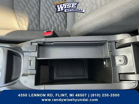 Used 2020 Chevrolet Equinox LT FWD image 26