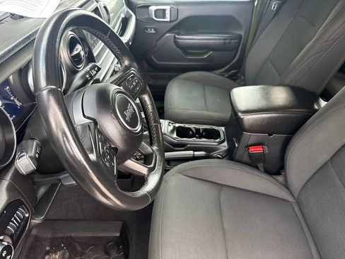 Used 2021 Jeep Gladiator Willys image 20