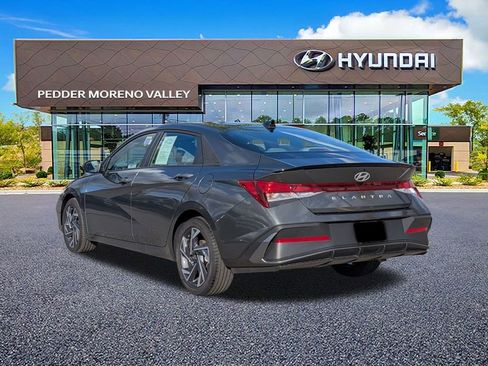 Used 2025 Hyundai Elantra Sport image 6