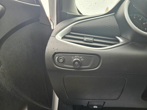 Used 2022 Chevrolet Malibu LT FWD image 32