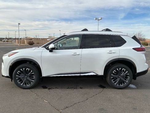 Certified 2024 Nissan Rogue Platinum w/ Platinum Premium Package image 3