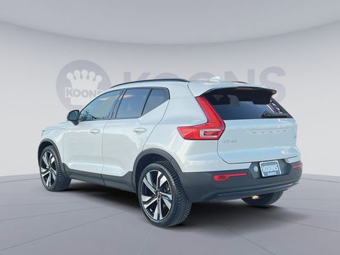 Used 2023 Volvo XC40 B5 Plus w/ Protection Package Premier image 4