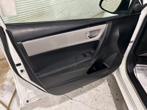 Used 2019 Toyota Corolla L image 9