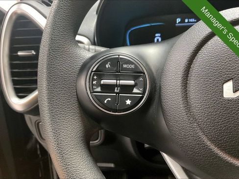 Used 2025 Kia Soul LX FWD image 23