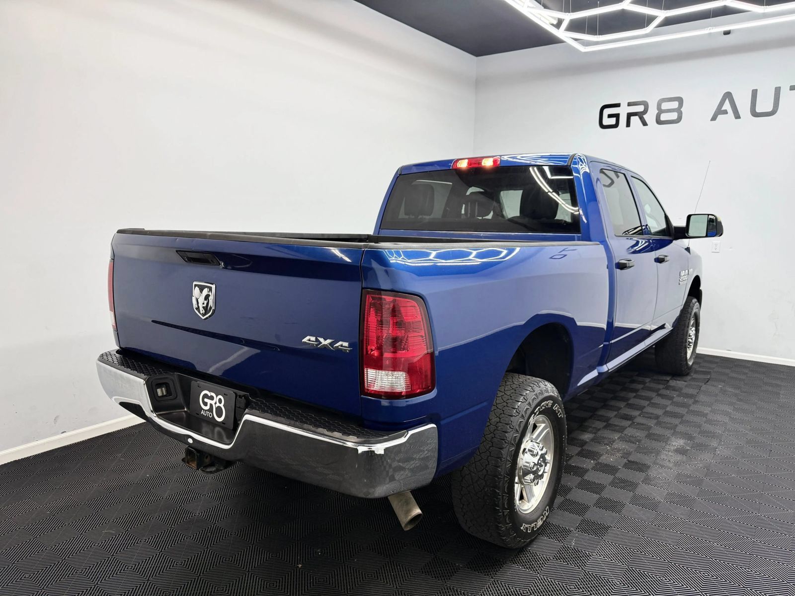 Used 2018 RAM 2500 Tradesman w/ Chrome Appearance Group AWD/4WD image 8