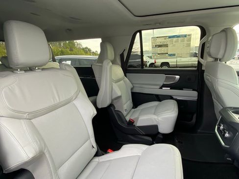 New 2026 Ford Expedition Max Platinum w/ Driver's Package image 28