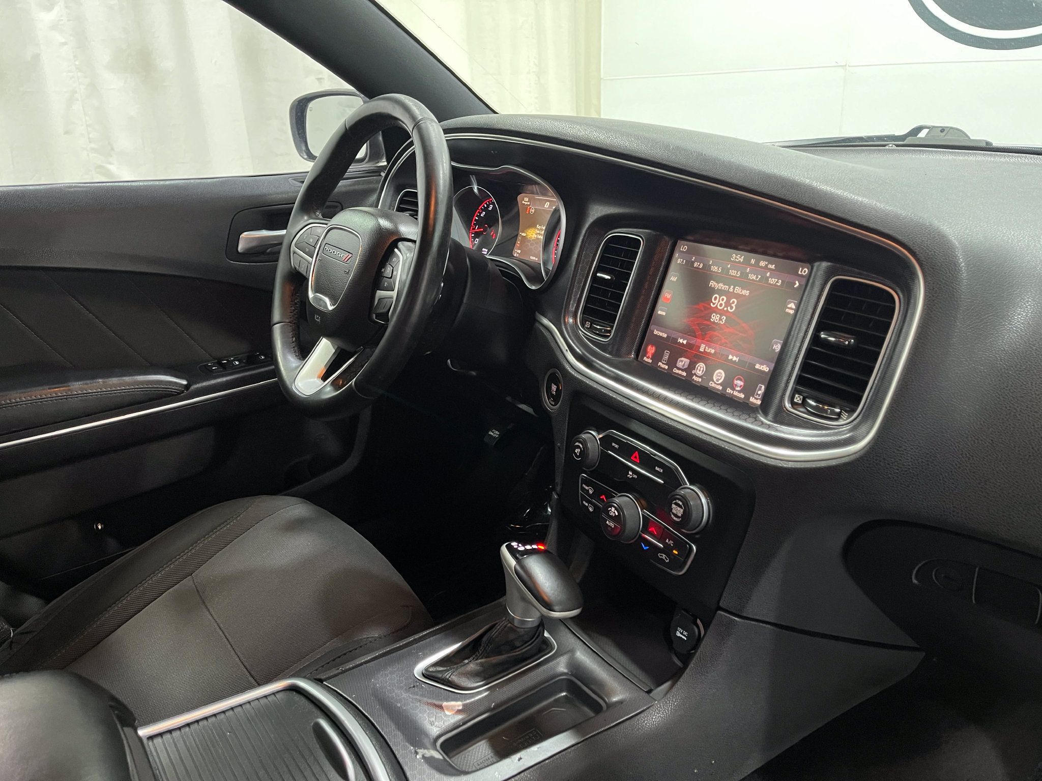 Used 2016 Dodge Charger R/T w/ Navigation & Travel Group RWD image 19