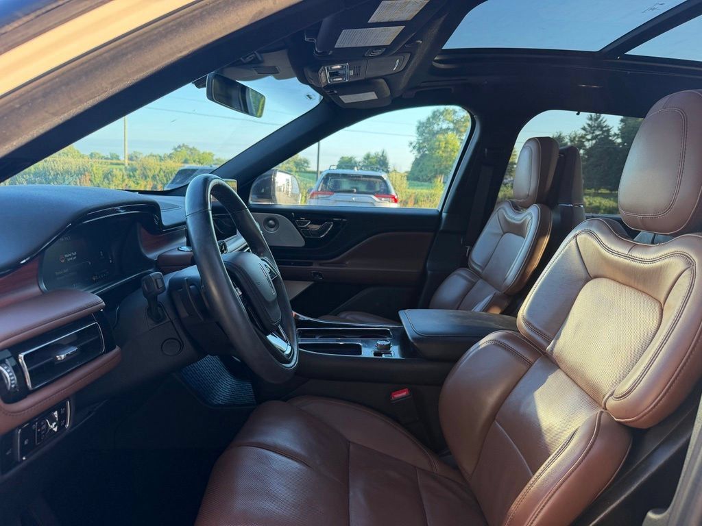 Used 2023 Lincoln Aviator Reserve w/ Equipment Group 201A AWD/4WD image 10