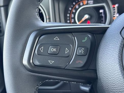 New 2025 Jeep Gladiator Mojave w/ Convenience Group image 24