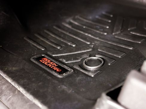 Used 2023 Chevrolet Silverado 2500 Custom w/ Custom Convenience Package image 25