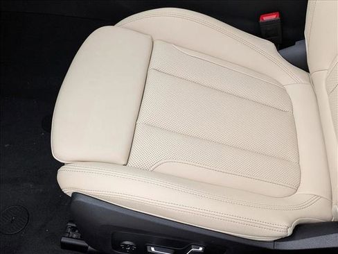 New 2026 BMW 330i xDrive 330i NA xDrive w/ Convenience Package image 4