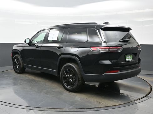 Used 2024 Jeep Grand Cherokee L Altitude image 4