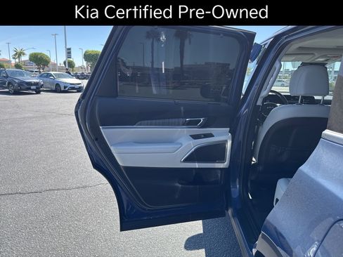 Certified 2024 Kia Telluride EX w/ EX Captain's Chair Package FWD image 16