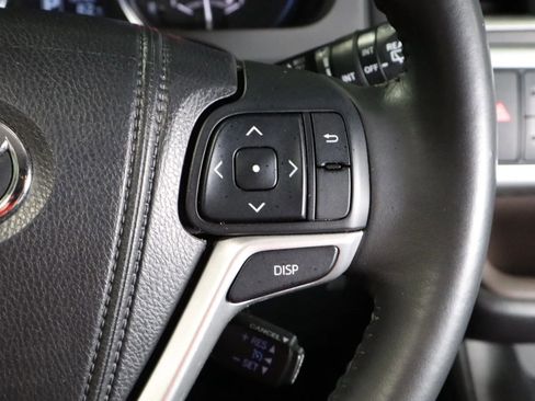 Used 2014 Toyota Highlander Plus FWD image 22