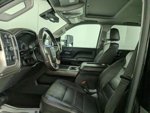 Used 2018 GMC Sierra 3500 Denali w/ Duramax Plus Package image 16