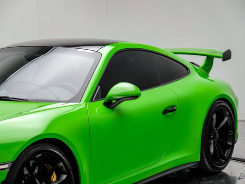 Used 2018 Porsche 911 GT3 RWD image 29