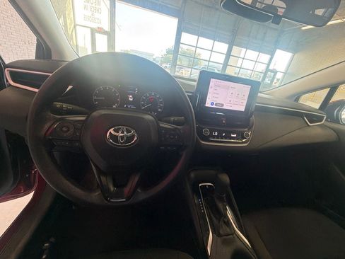 Used 2025 Toyota Corolla LE FWD image 10