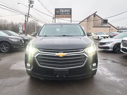 Used 2018 Chevrolet Traverse LT image 2