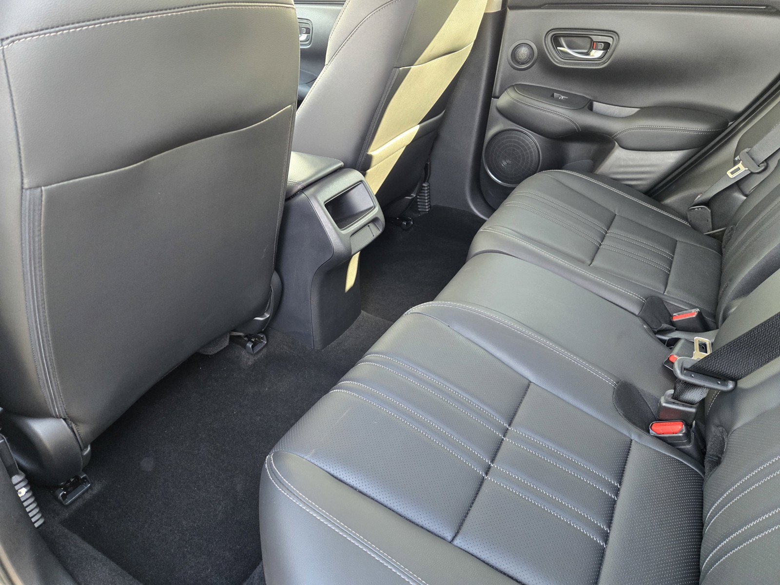 Used 2024 Honda HR-V EX-L image 12