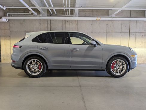 New 2026 Porsche Cayenne S image 10