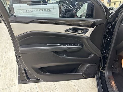 Used 2016 Cadillac SRX Luxury w/ Driver Awareness Package image 17