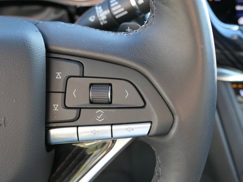 New 2025 Cadillac XT6 Premium Luxury image 17