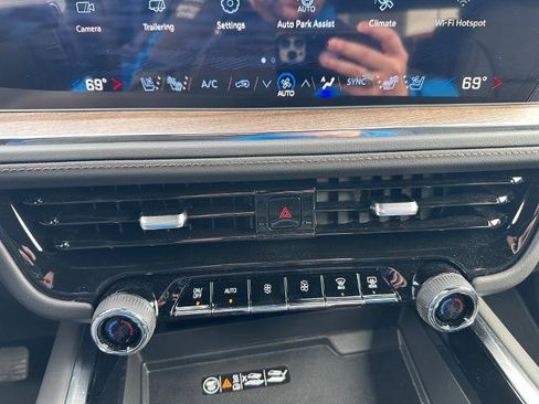 New 2026 Chevrolet Tahoe High Country AWD/4WD image 44