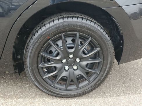 Used 2019 Toyota Corolla LE image 5